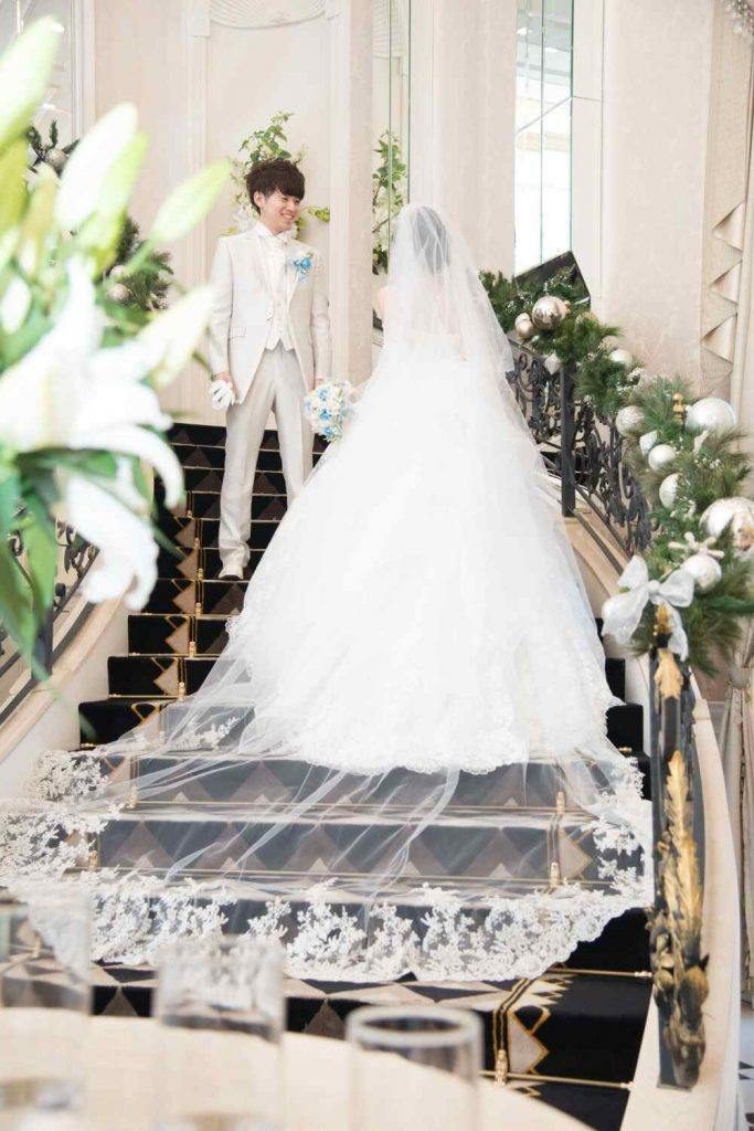 チャペルと結婚式場での前撮り｜ウェディングドレス姿を美しく