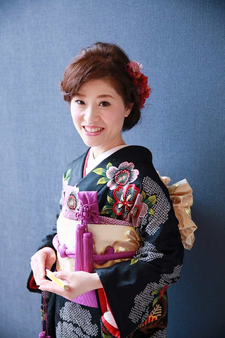 白無垢 黒引振袖で和装前撮り 松山モノリスでの撮影は母も大満足 美花嫁図鑑 Farny ファーニー お洒落で可愛い花嫁レポが満載 Byプラコレ