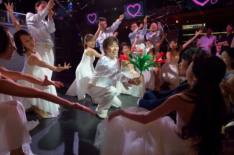 Club Dianaでダンスパーティーかのような二次会 テンションは最高潮 美花嫁図鑑 Farny ファーニー お洒落で可愛い花嫁レポが満載 Byプラコレ
