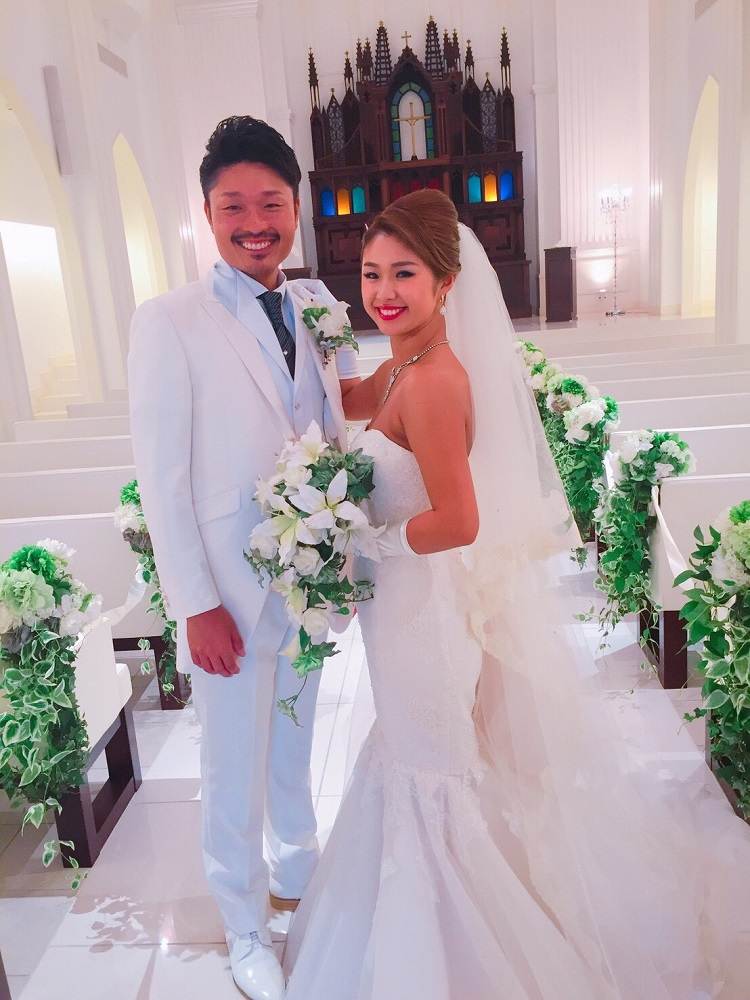 大親友による理想通りのヘアメイク クラシカルでゴージャスな夜会巻き 美花嫁図鑑 Farny ファーニー お洒落で可愛い花嫁レポが満載 Byプラコレ 大親友による理想通りのヘアメイク クラシカルでゴージャスな夜会巻き 美花嫁図鑑 Farny ファーニー お洒落で可愛い花嫁レポが満載 Byプラコレ