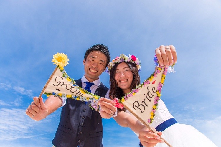 沖縄☆瀬底ビーチでの前撮り♡手作りアイテムでお気に入り写真いっぱい