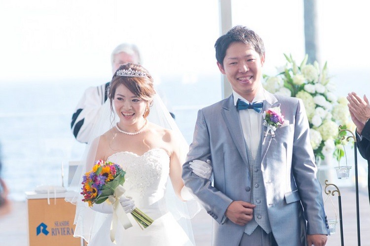 結婚式は退場のときにやっとゲストの顔を見ることができてすごく嬉しかった瞬間