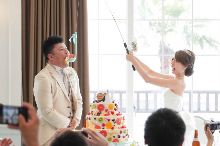 結婚式で前代未聞の釣りバイトでゲストも大盛り上がり