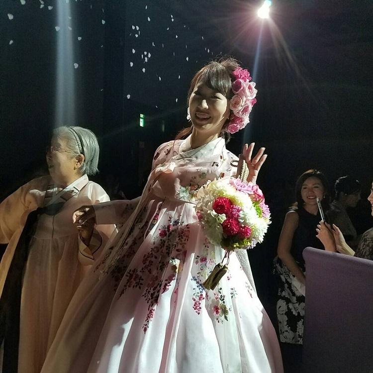 チマチョゴリでの再入場や仲間からの祝福 多くの人に感謝を伝えた披露宴 美花嫁図鑑 Farny ファーニー お洒落で可愛い花嫁レポが満載 Byプラコレ