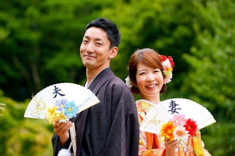 和装にぴったりな三渓園での前撮り☆アイテムを使った素敵な写真が