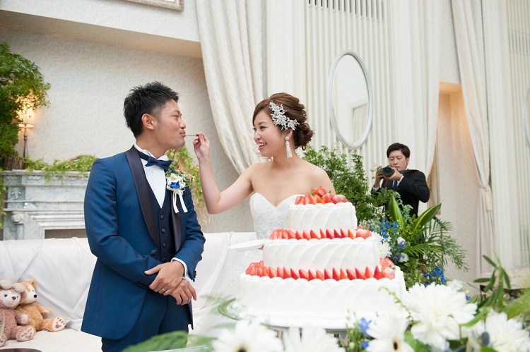 ファーストバイトや番傘入場など ゲストとの時間を大切にした披露宴 美花嫁図鑑 Farny ファーニー お洒落で可愛い花嫁レポが満載 Byプラコレ