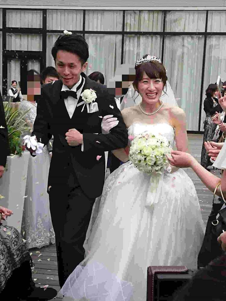 ゲストと一緒にサンドセレモニー＊家族に感謝を届けた心温まる披露宴 