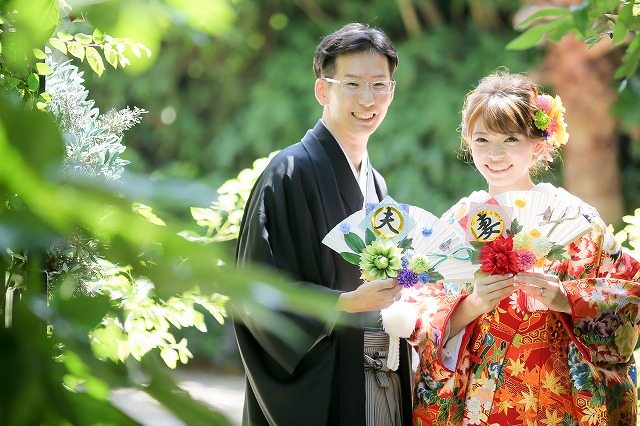 式場で和装前撮り*緑と和装の対比がきれい