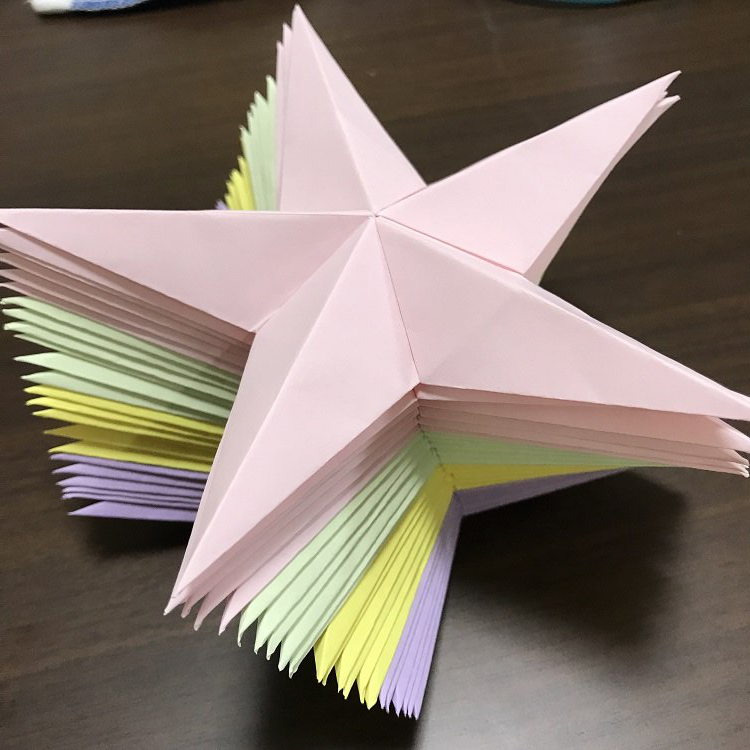 スターウェディング 会場に飾る星のアイテムや前撮り撮影小物を手作り 美花嫁図鑑 Farny ファーニー お洒落で可愛い花嫁レポが満載 Byプラコレ