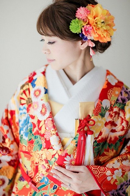 アルタビスタガーデンで緑に映える和装前撮り アイテムを使ってオリジナリティをプラス 美花嫁図鑑 Farny ファーニー お洒落で可愛い花嫁レポが満載 Byプラコレ