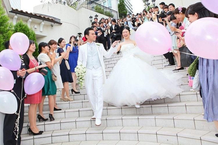 1setのバルーンでこんなに華やかに！？コストダウンも叶う結婚式の装飾