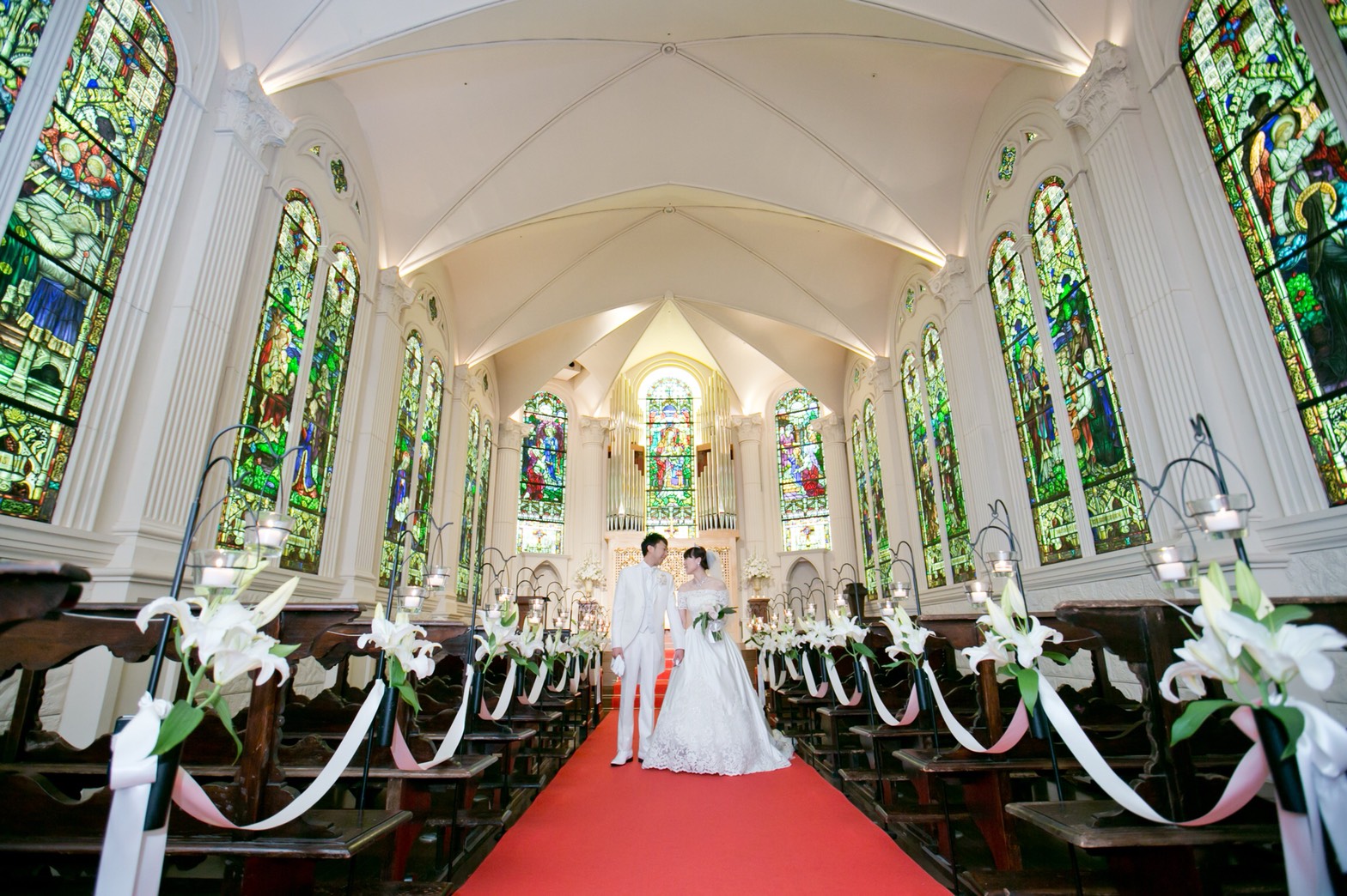 難波駅直結 荘厳なチャペル モンサンミッシェル大聖堂での最高な1日 挙式 ガーデンセレモニー編 美花嫁図鑑 Farny ファーニー お洒落で可愛い花嫁レポが満載 Byプラコレ