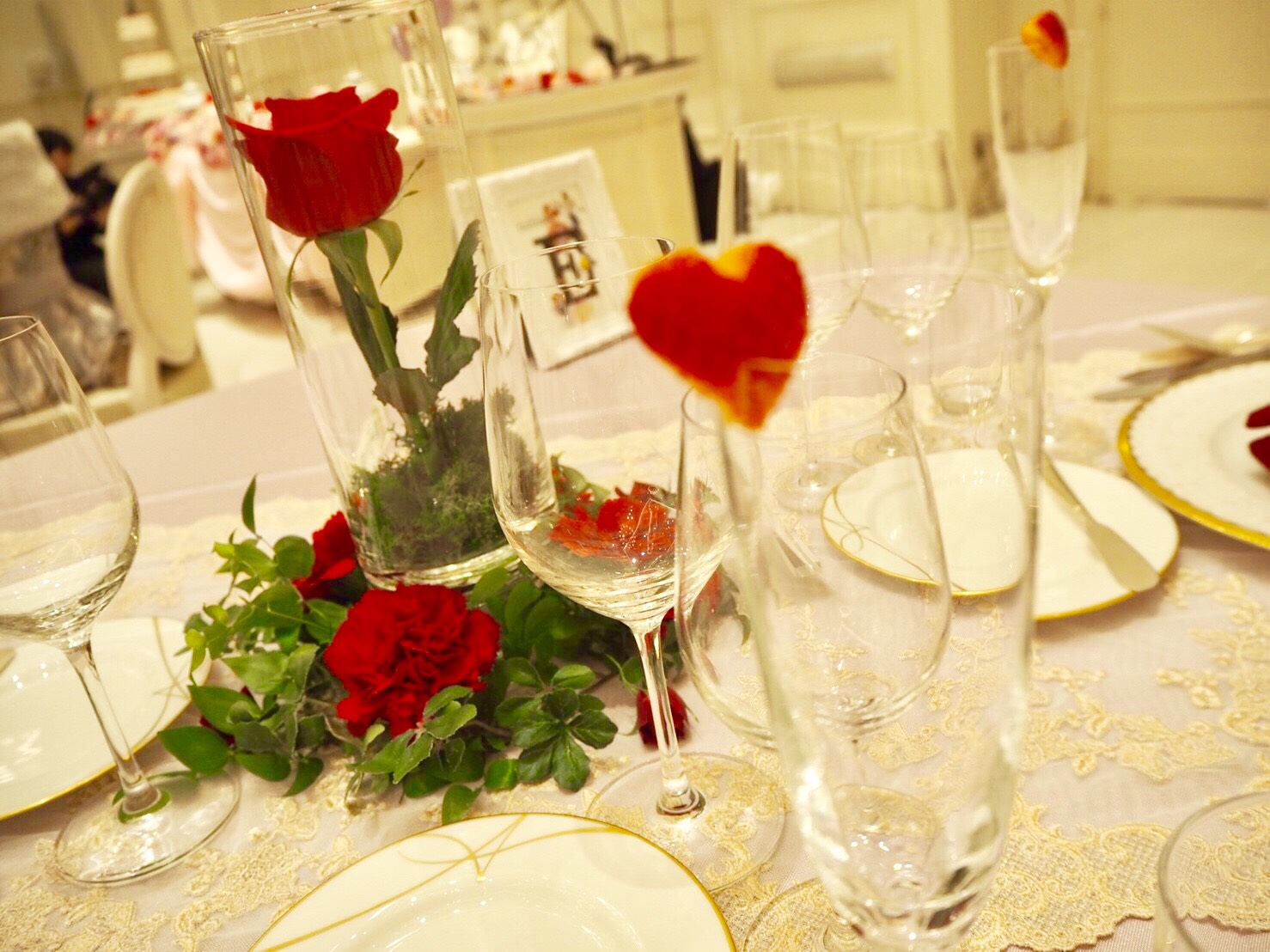 ディズニー プリンセスをテーマに 装飾 アイテム ケーキなどゲストが わっ と驚くこだわりの披露宴୨୧ 美花嫁図鑑 Farny ファーニー お洒落で可愛い花嫁レポが満載 Byプラコレ