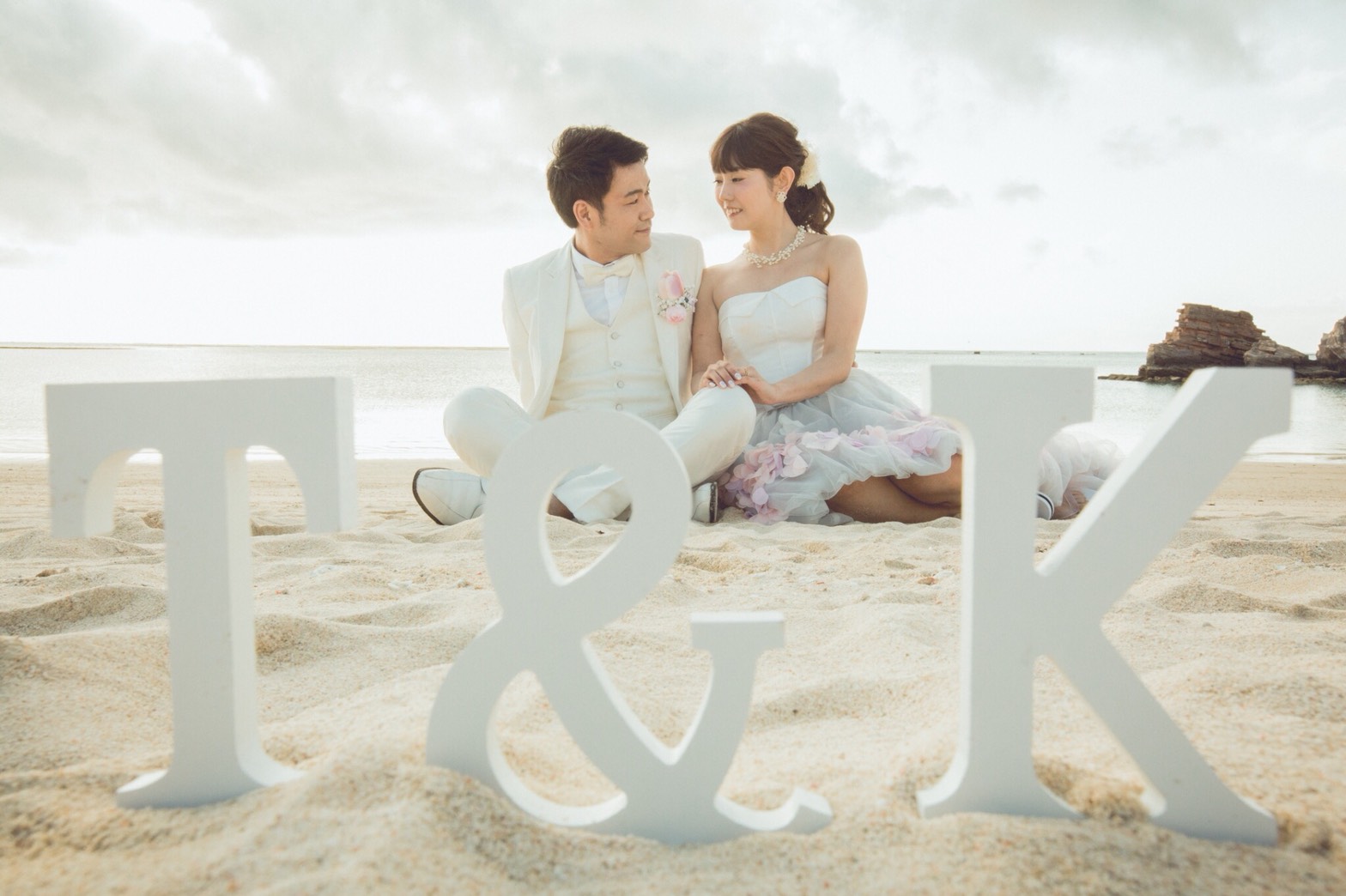 シャボン玉やお気に入りのアイテムで遊び心満点♡ビーチでの