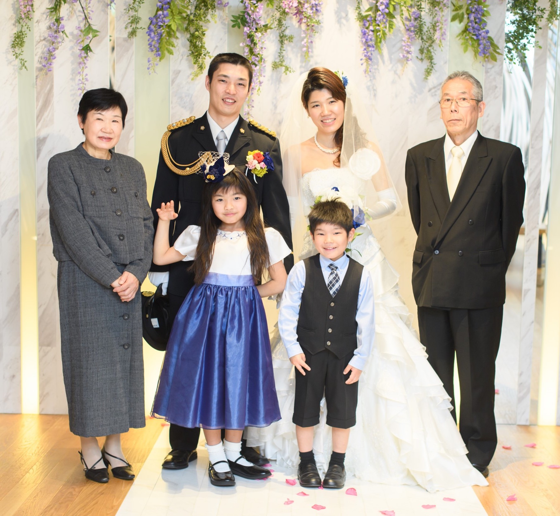 式当日の流れをご紹介 小さな結婚式 で家族との心温まる挙式レポをご紹介 美花嫁図鑑 Farny ファーニー お洒落で可愛い花嫁レポが満載 Byプラコレ