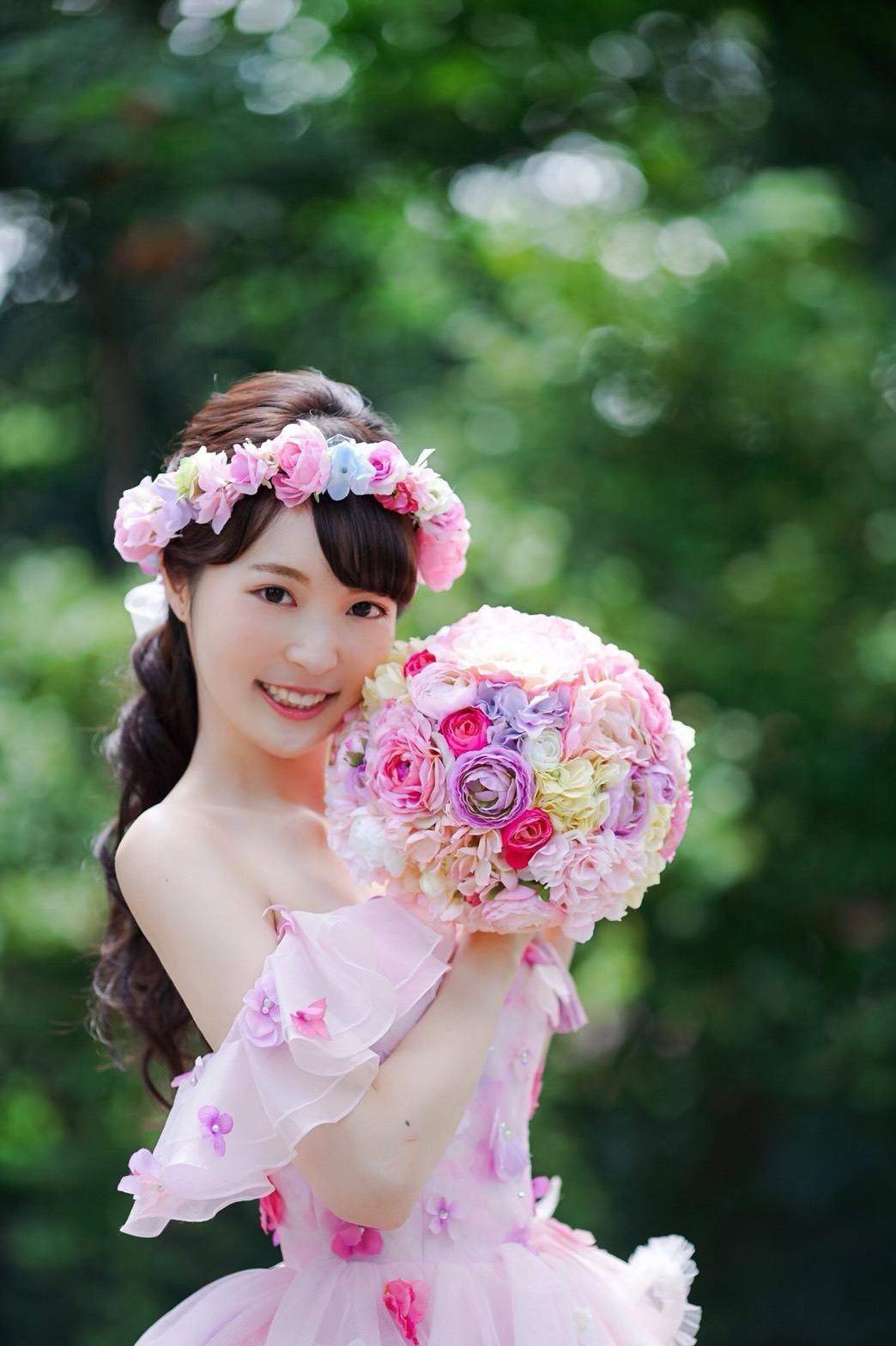 森の中でのお姫様と王子様 ロマンチックなシチュエーションを再現できたウェディングフォト 美花嫁図鑑 Farny ファーニー お洒落で可愛い花嫁レポが満載 Byプラコレ 森の中でのお姫様と王子様 ロマンチックなシチュエーションを再現できたウェディングフォト 美花嫁図鑑 Farny ファーニー お洒落で可愛い花嫁レポが満載 Byプラコレ