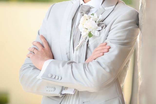 結婚式のネクタイの色の選び方はどうやって決める？ | 美花嫁図鑑