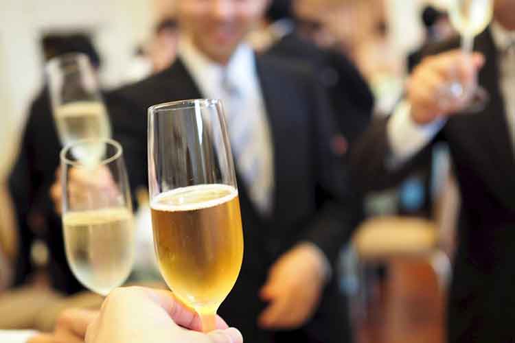 例文あり 成功する結婚式の祝辞とは 主賓 上司のスピーチから友人代表スピーチまで 美花嫁図鑑 Farny ファーニー お洒落で可愛い花嫁レポが満載 Byプラコレ