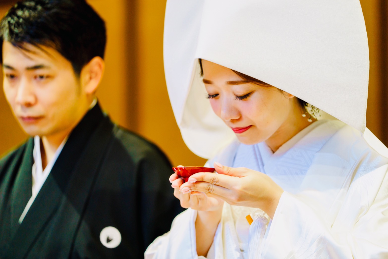 華やかな神殿で厳かな和装挙式 日本らしい白無垢姿もお披露目します 美花嫁図鑑 Farny ファーニー お洒落で可愛い花嫁レポが満載 Byプラコレ