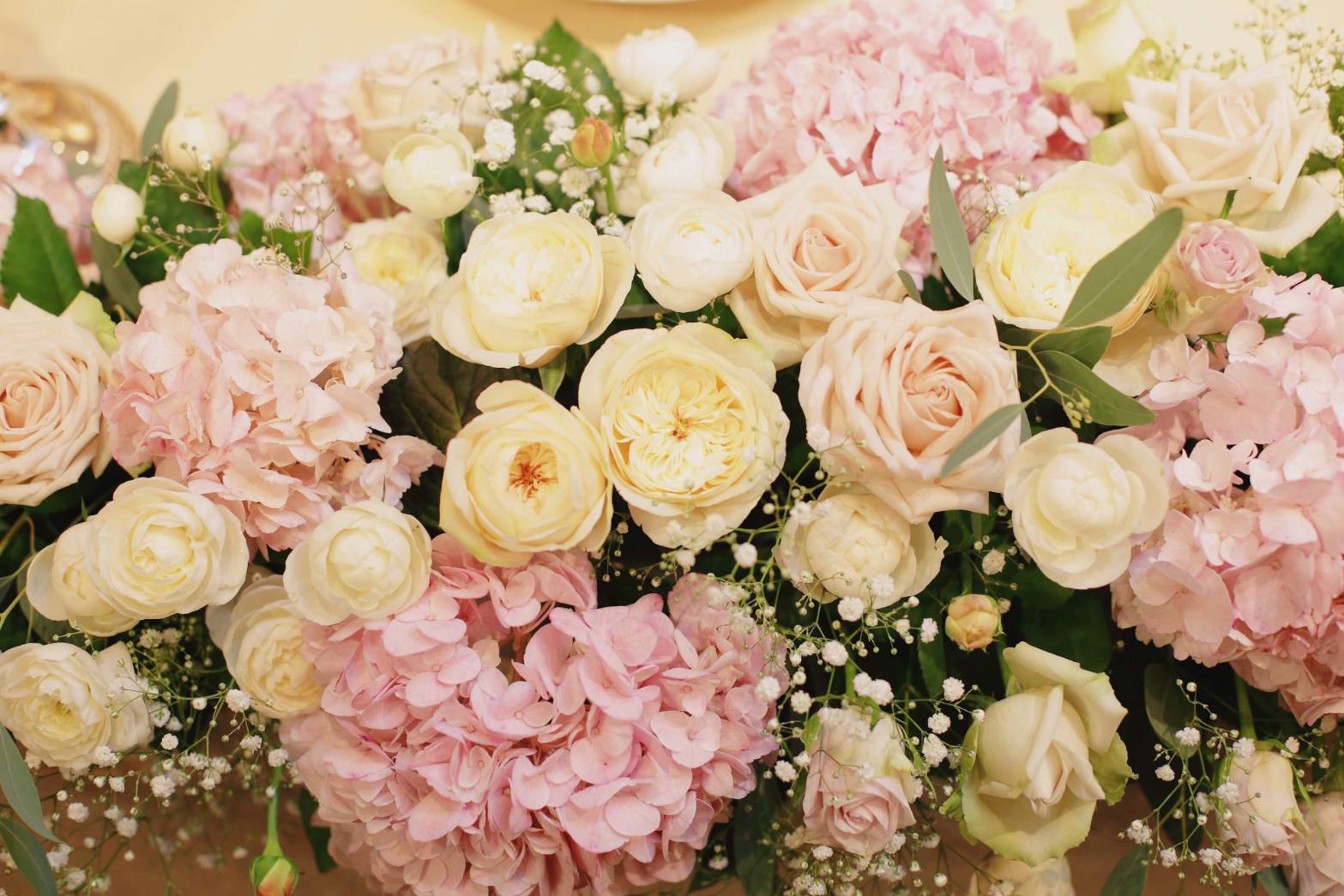 結婚式テーマ くすみカラー ナチュラルウェディング にこだわった花嫁コーデをお披露目 美花嫁図鑑 Farny ファーニー お洒落で可愛い花嫁レポが満載 Byプラコレ