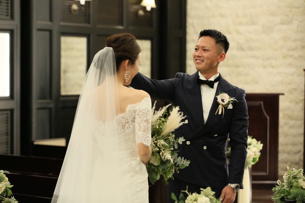 ドキドキのファーストミートの瞬間♡普段クールな新郎もとっても