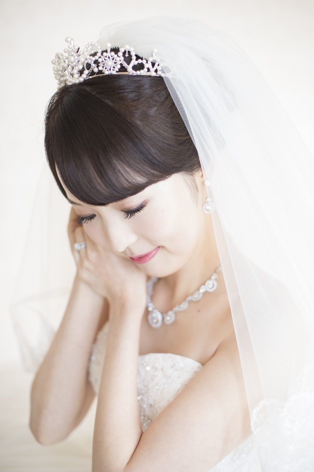 絶対に撮りたい 撮影指示書 の参考にも 挙式前のドキドキなお支度ショットをお披露目 美花嫁図鑑 Farny ファーニー お洒落で可愛い花嫁レポが満載 Byプラコレ