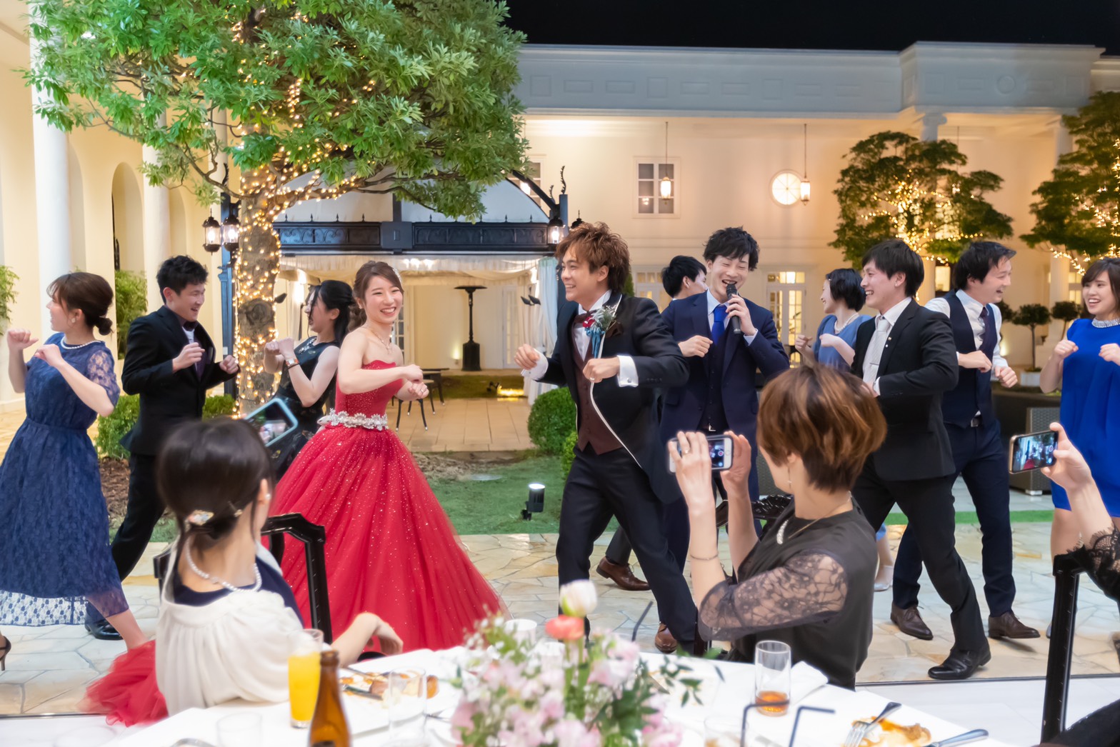 披露宴演出の参考に ロマンチックな会場 ドレスコーディネートから友人との余興にも大注目 美花嫁図鑑 Farny ファーニー お洒落で可愛い花嫁レポが満載 Byプラコレ 披露宴演出の参考に ロマンチックな会場 ドレスコーディネートから友人との余興にも大注目 美花嫁図鑑 Farny ファーニー お洒落で可愛い花嫁レポが満載 Byプラコレ