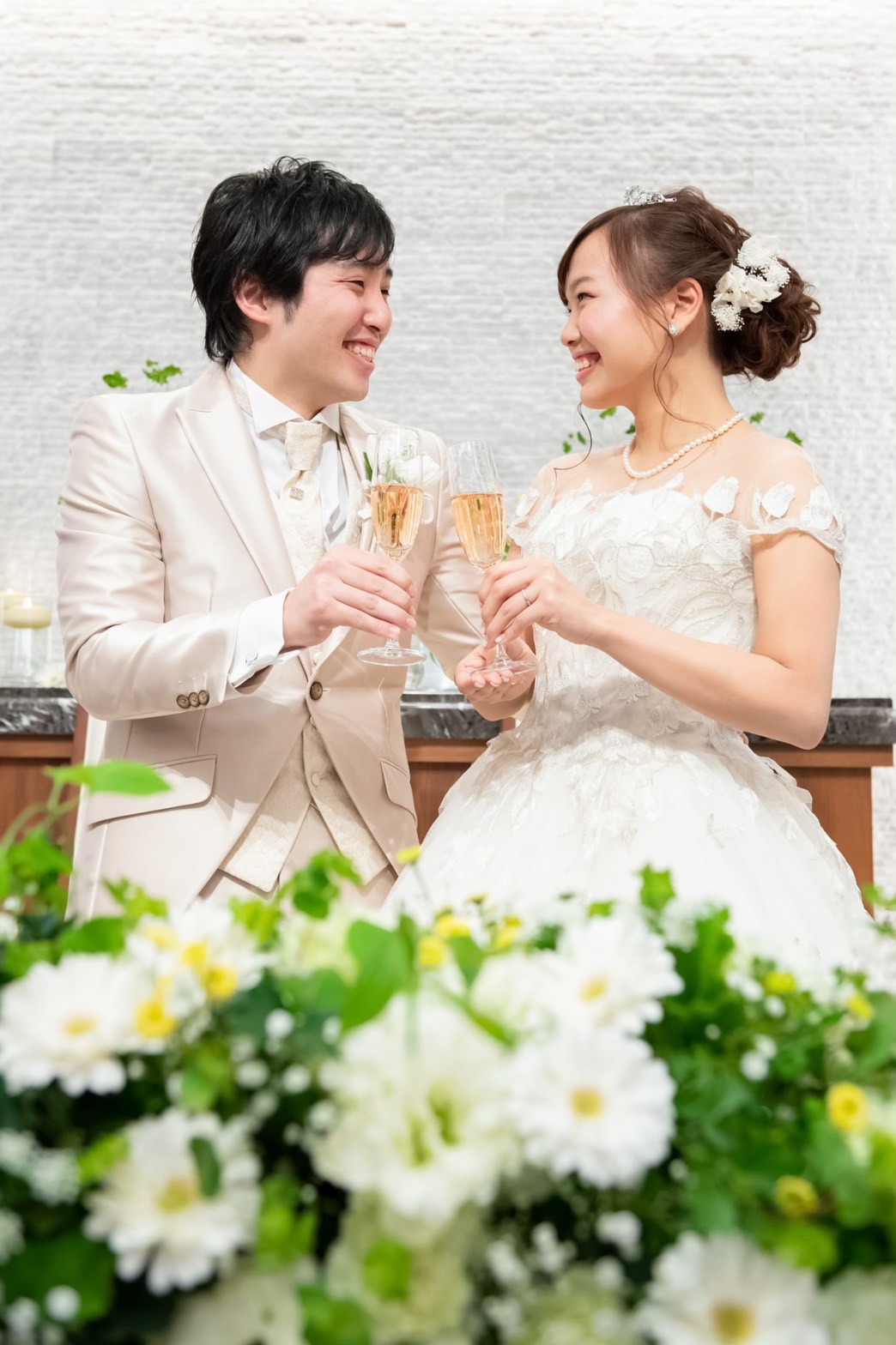 披露宴のスタート 盛り上がり演出もあり 友人や家族の愛を感じた感動の披露宴をご紹介 美花嫁図鑑 Farny ファーニー お洒落で可愛い花嫁レポが満載 Byプラコレ 披露宴のスタート 盛り上がり演出もあり 友人や家族の愛を感じた感動の披露宴をご紹介 美花嫁図鑑 Farny ファーニー お洒落で可愛い花嫁レポが満載 Byプラコレ