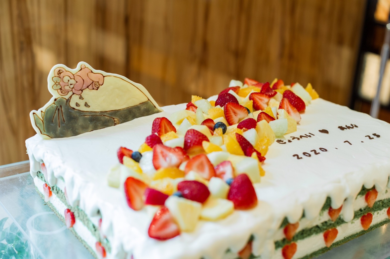 テーマは抹茶 ふたりの思い出と好きなものをつめた こだわりのウェディングケーキをご紹介 美花嫁図鑑 Farny ファーニー お洒落で可愛い花嫁レポが満載 Byプラコレ