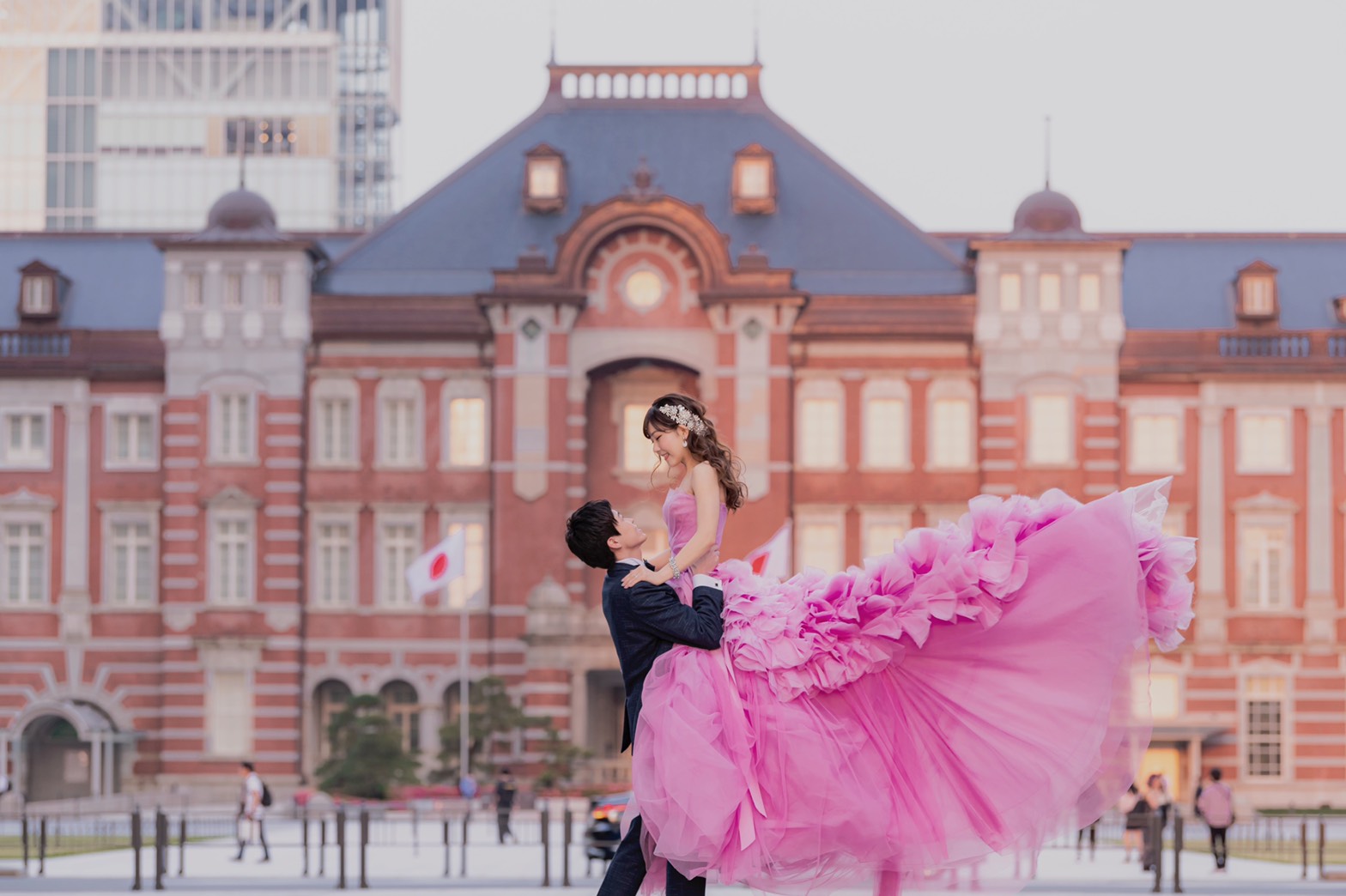 洋装フォトは憧れのピンクヘイリーで♡東京駅でのお気に入りショットを  