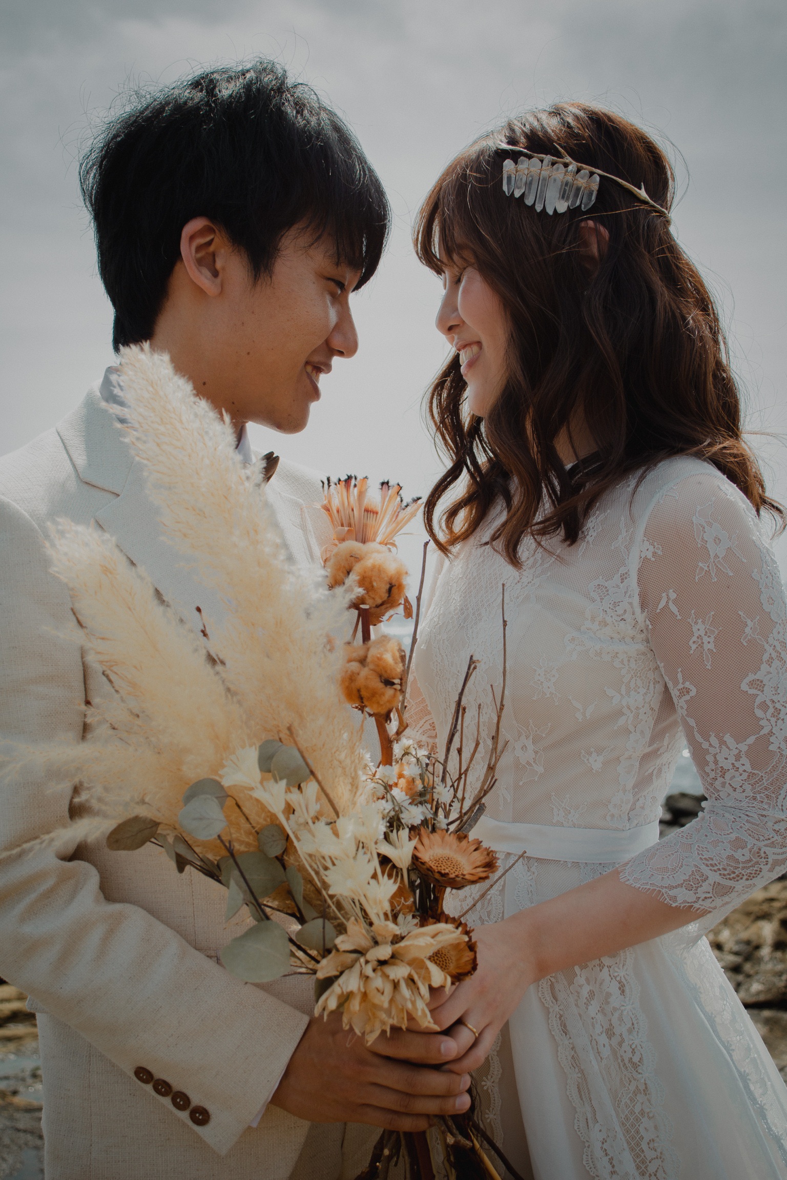 秋婚花嫁さま必見 秋の要素をふんだんに使用した花嫁コーデをご覧あれ 美花嫁図鑑 Farny ファーニー お洒落で可愛い花嫁レポが満載 Byプラコレ