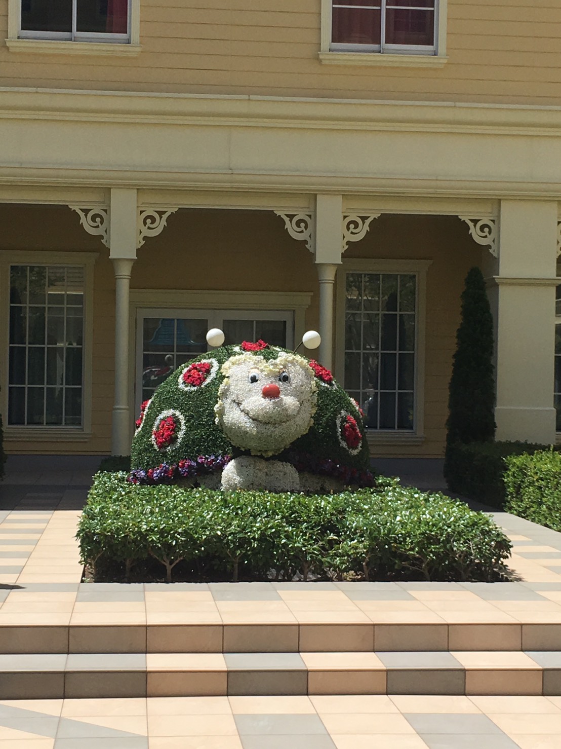 プロポーズの場所は東京ディズニーランドホテルの中庭で 口数の少ない彼からのプロポーズに感動の涙が 美花嫁図鑑 Farny ファーニー お洒落で可愛い花嫁レポが満載 Byプラコレ プロポーズの場所は東京ディズニーランドホテルの中庭で 口数の少ない彼からのプロポーズに感動の涙が 美花嫁図鑑 Farny ファーニー お洒落で可愛い花嫁レポが満載 Byプラコレ