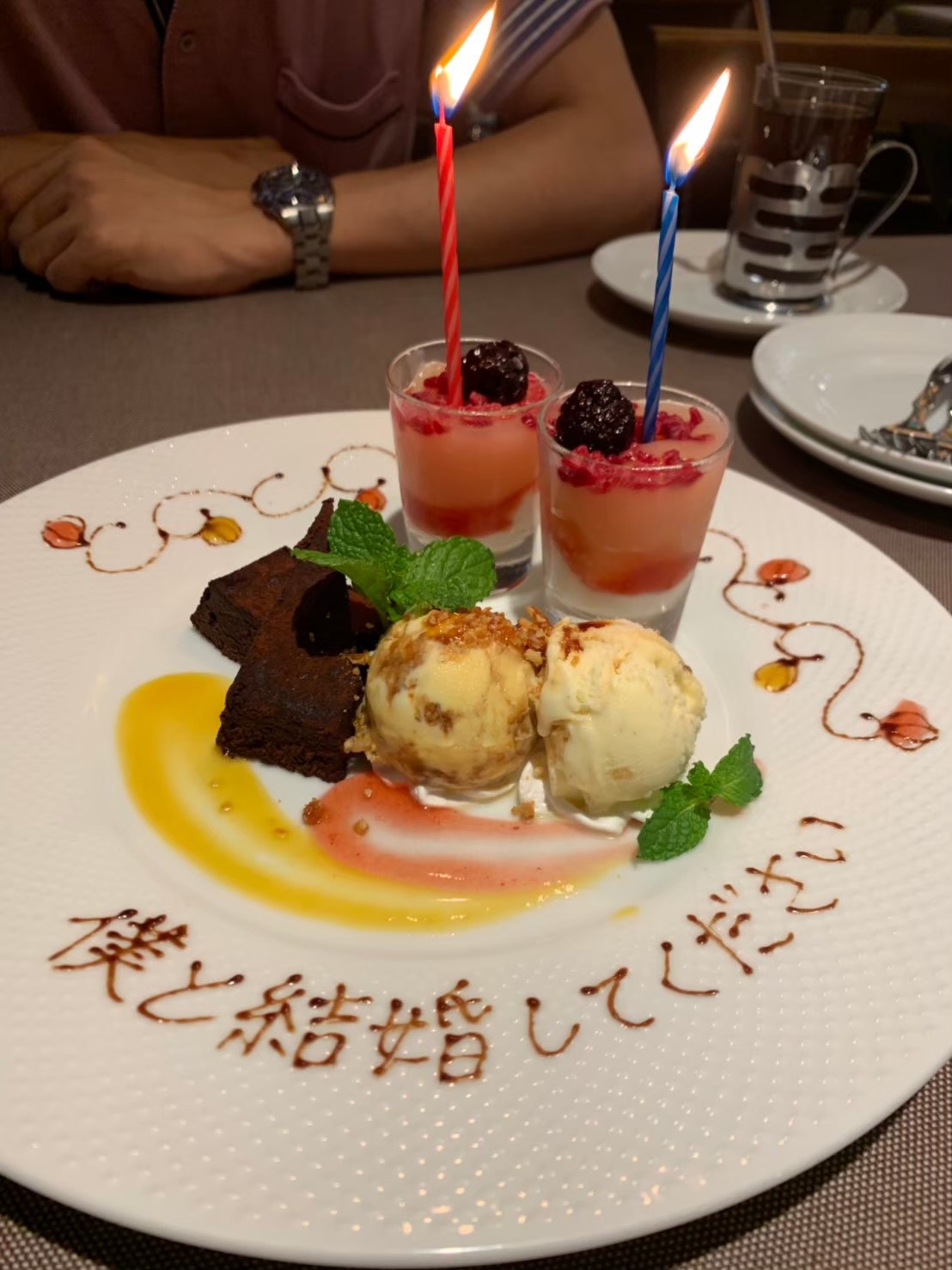 エンゲージリング購入後 レストランでサプライズプレートが 大切な思い出に残る一日に 美花嫁図鑑 Farny ファーニー お洒落で可愛い花嫁レポが満載 Byプラコレ エンゲージリング購入後 レストランでサプライズプレートが 大切な思い出に残る一日に 美花嫁図鑑 Farny ファーニー お洒落で可愛い花嫁レポが満載 Byプラコレ