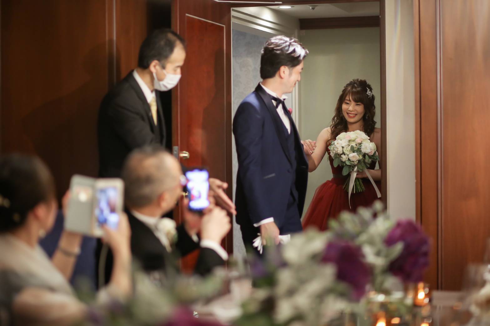 披露宴レポ ウェディングドレスからお色直しで雰囲気を変えて 会場装飾のこだわりもポイントです 美花嫁図鑑 Farny ファーニー お洒落で可愛い花嫁レポが満載 Byプラコレ 披露宴レポ ウェディングドレスからお色直しで雰囲気を変えて 会場装飾のこだわりもポイントです 美花嫁図鑑 Farny ファーニー お洒落で可愛い花嫁レポが満載 Byプラコレ