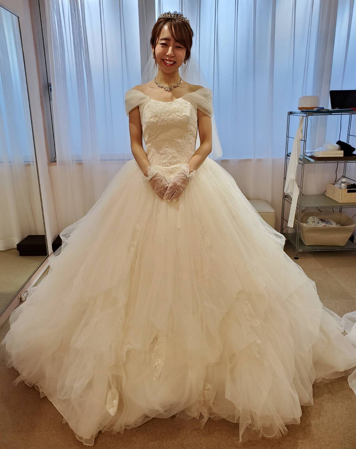 ディズニーコレクションのウェディングドレス試着 運命のドレスが決まるまで 美花嫁図鑑 Farny ファーニー お洒落で可愛い花嫁レポが満載 Byプラコレ ディズニーコレクションのウェディングドレス試着 運命のドレスが決まるまで 美花嫁図鑑 Farny ファーニー お洒落で可愛い花嫁レポが満載 Byプラコレ