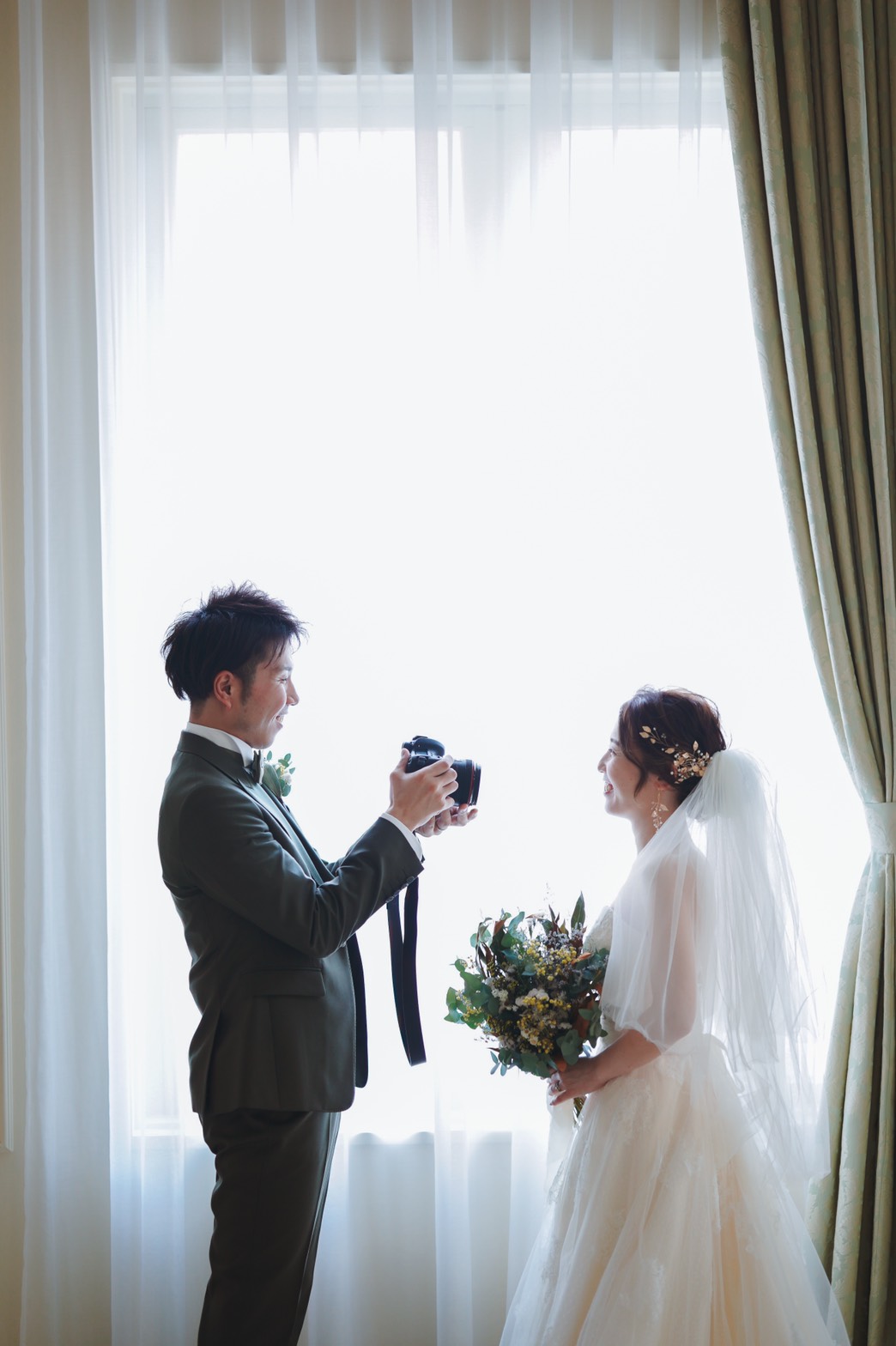 ウェディングドレス♡ 結婚式、ウェディングフォト、前撮り【室内で試着のみ】 ウェディングフォトはおふたりの出会いのきっかけの場所で