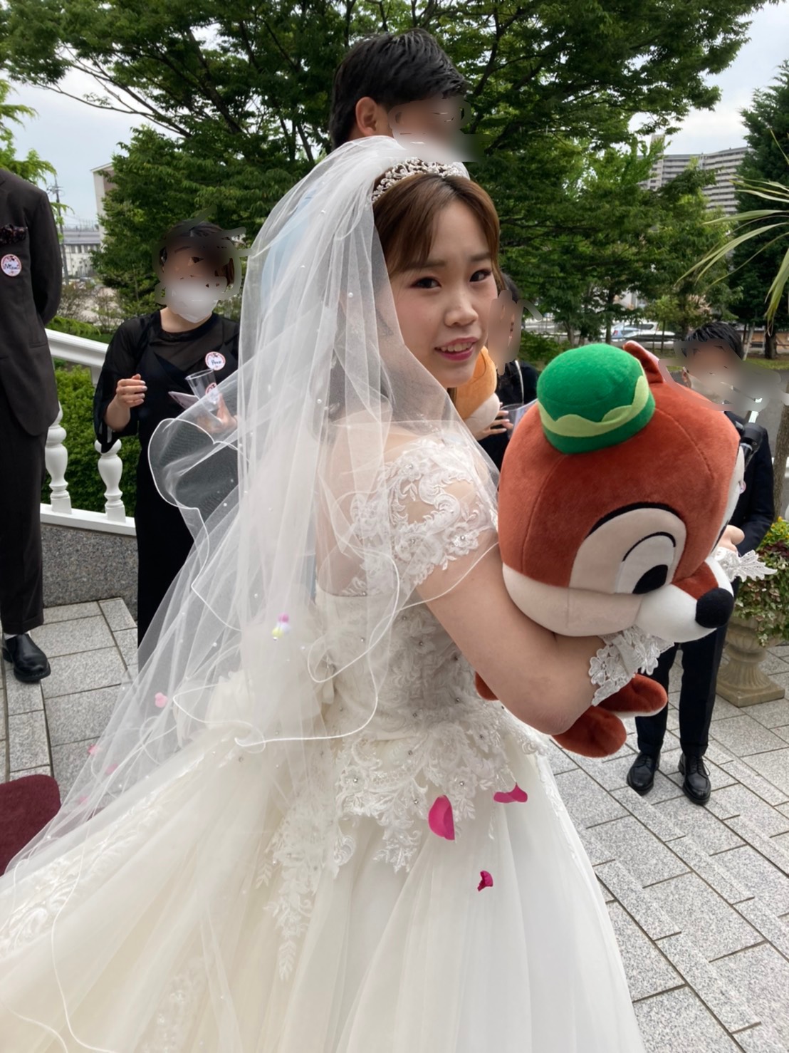 挙式後アフターセレモニー フラワーシャワーからぬいぐるみトスまで真似したい演出がたくさん 美花嫁図鑑 Farny ファーニー お洒落で可愛い花嫁レポが満載 Byプラコレ 挙式後アフターセレモニー フラワーシャワーからぬいぐるみトスまで真似したい演出がたくさん 美花嫁図鑑 Farny ファーニー お洒落で可愛い花嫁レポが満載 Byプラコレ