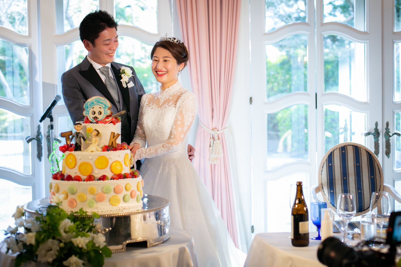 遠方ゲストはオンラインで参加 バイオリンも演奏したクラシカルな披露宴 美花嫁図鑑 Farny ファーニー お洒落で可愛い花嫁レポが満載 Byプラコレ