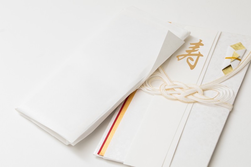 会費制結婚式に出席する際のマナー ご祝儀袋は必要 お車代は出る 美花嫁図鑑 Farny ファーニー お洒落で可愛い花嫁レポが満載 Byプラコレ