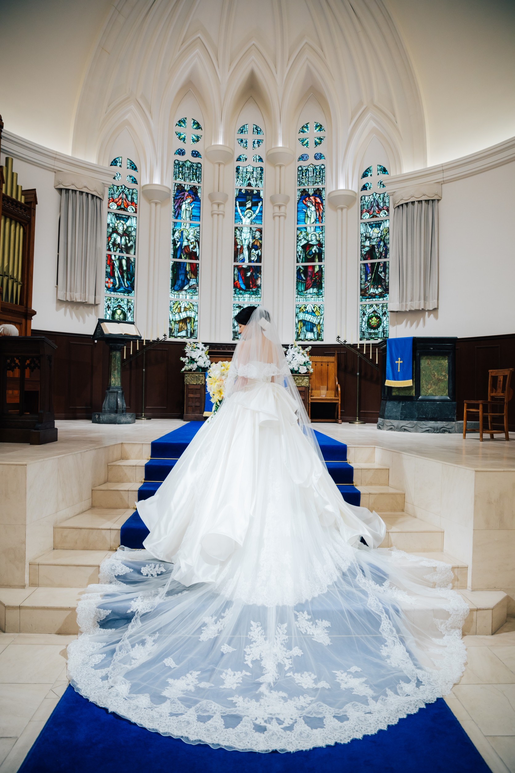 一目惚れしたアニヴェルセルのロイヤルブルーのバージンロードでの挙式 美花嫁図鑑 Farny ファーニー お洒落で可愛い花嫁レポが満載 Byプラコレ 一目惚れしたアニヴェルセルのロイヤルブルーのバージンロードでの挙式 美花嫁図鑑 Farny ファーニー お洒落で可愛い花嫁レポが満載 Byプラコレ