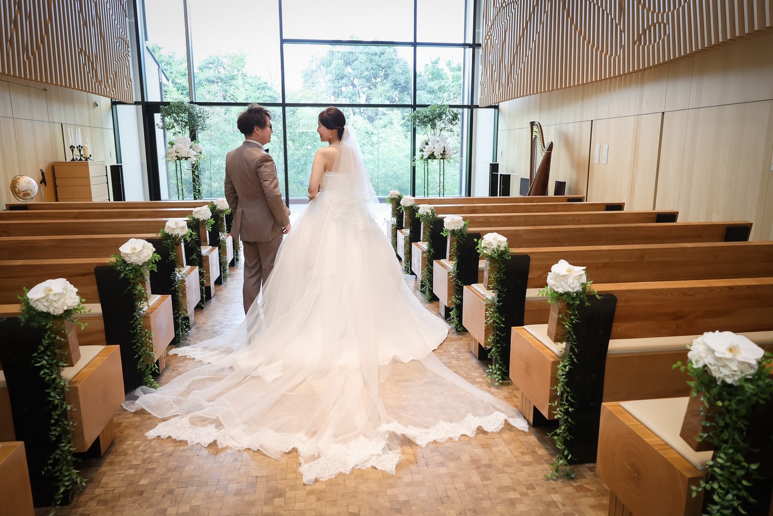 海外旅行が大好きなおふたりは結婚証明を地球儀に 珍しい演出に注目です 美花嫁図鑑 Farny ファーニー お洒落で可愛い花嫁レポが満載 Byプラコレ