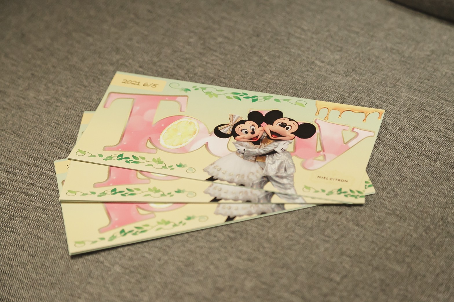 ディズニー好き必見 ディズニーを使った可愛いペーパーアイテムdiy方法 美花嫁図鑑 Farny ファーニー お洒落で可愛い花嫁レポが満載 Byプラコレ ディズニー好き必見 ディズニーを使った可愛いペーパーアイテムdiy方法 美花嫁図鑑 Farny ファーニー お洒落で可愛い花嫁レポが満載 Byプラコレ