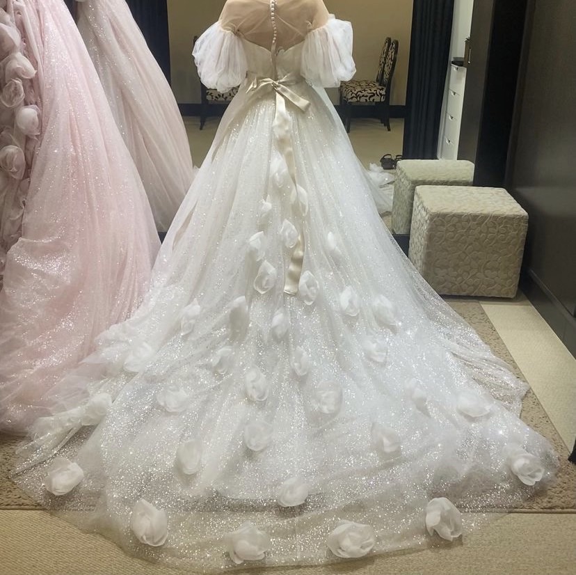 花嫁さまが1度は着てみたいドレスからお花が可愛いドレスまで 花嫁さまが1度は着てみたいドレスからお花が可愛いドレスまで