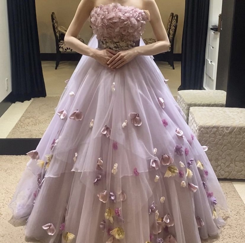 花嫁さまが1度は着てみたいドレスからお花が可愛いドレスまで
