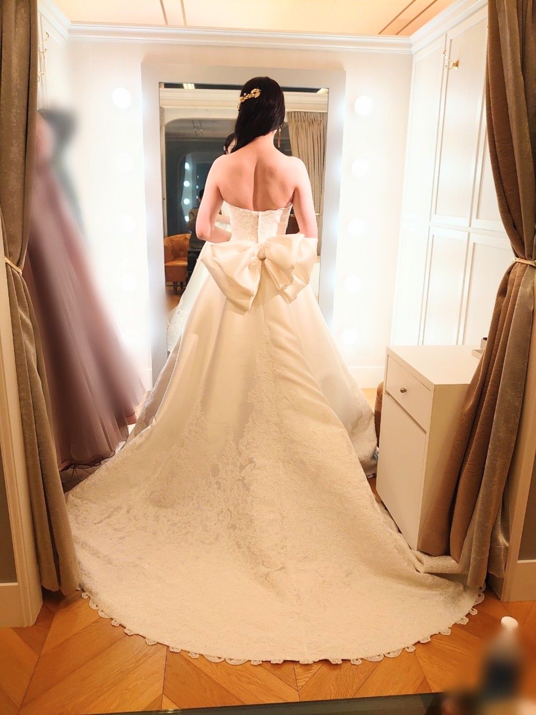 イエロー リボンのウェディングドレス 取り外し可能大きなリボン 花嫁  