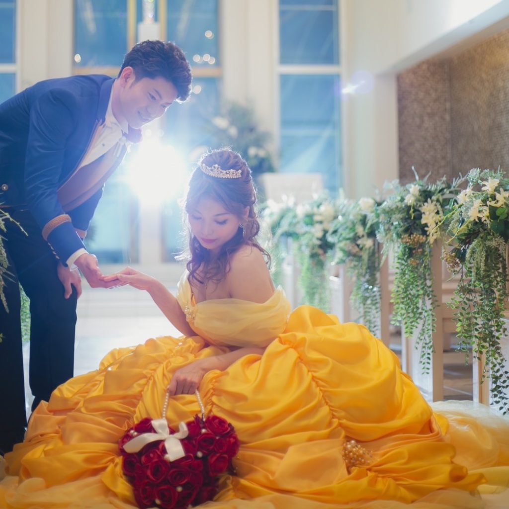 ディズニーがテーマの結婚式美女と野獣のベルの花嫁コーディネート